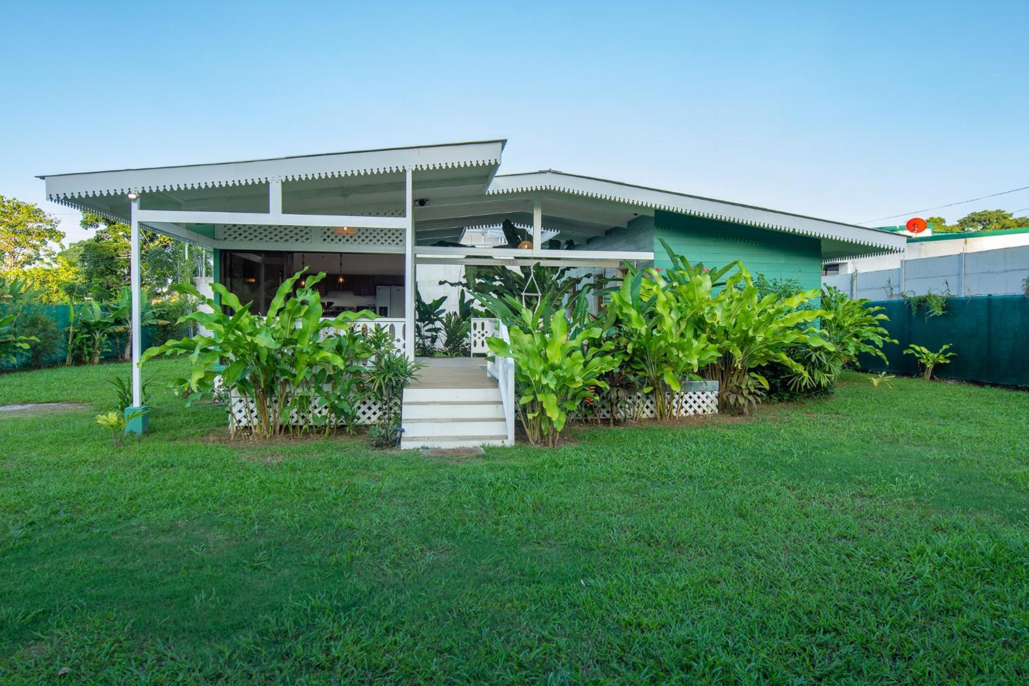 Namaitami Casa Hermosa Con Ac Y Piscina A Solo 650 Metros Del Parque Nacional Cahuita Extérieur photo