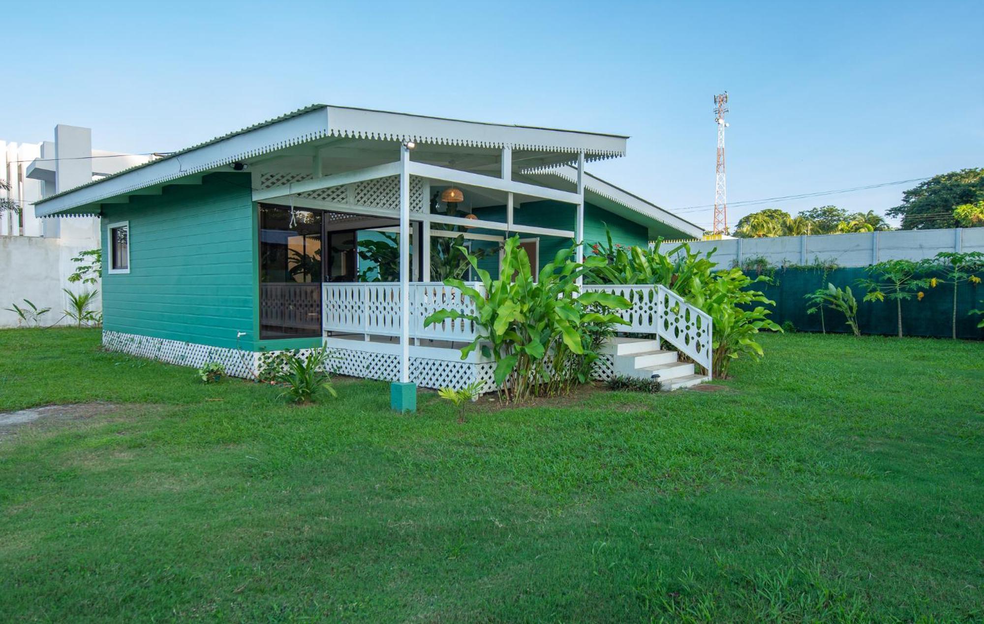 Namaitami Casa Hermosa Con Ac Y Piscina A Solo 650 Metros Del Parque Nacional Cahuita Extérieur photo